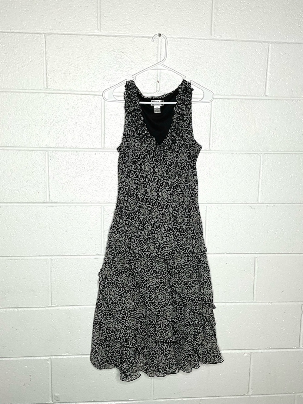 < Vintage Robbie Bee Cascading Bottom Hem Ruffled Midi Dress >